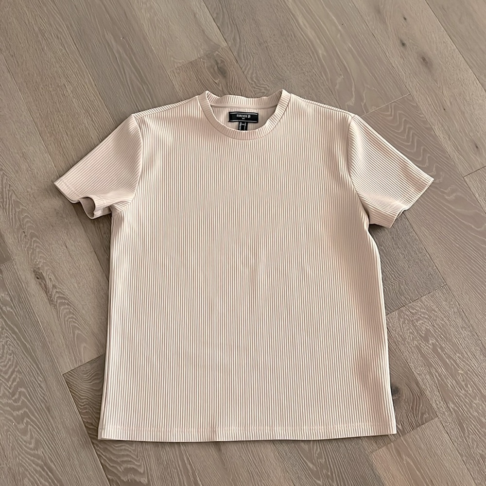 Men’s Forever21 tan/cream ribbed shirt. Size:L. Gently Used.